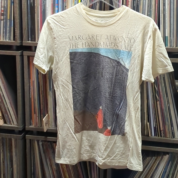 Handmaid's book cover tee - Picture 1 of 1